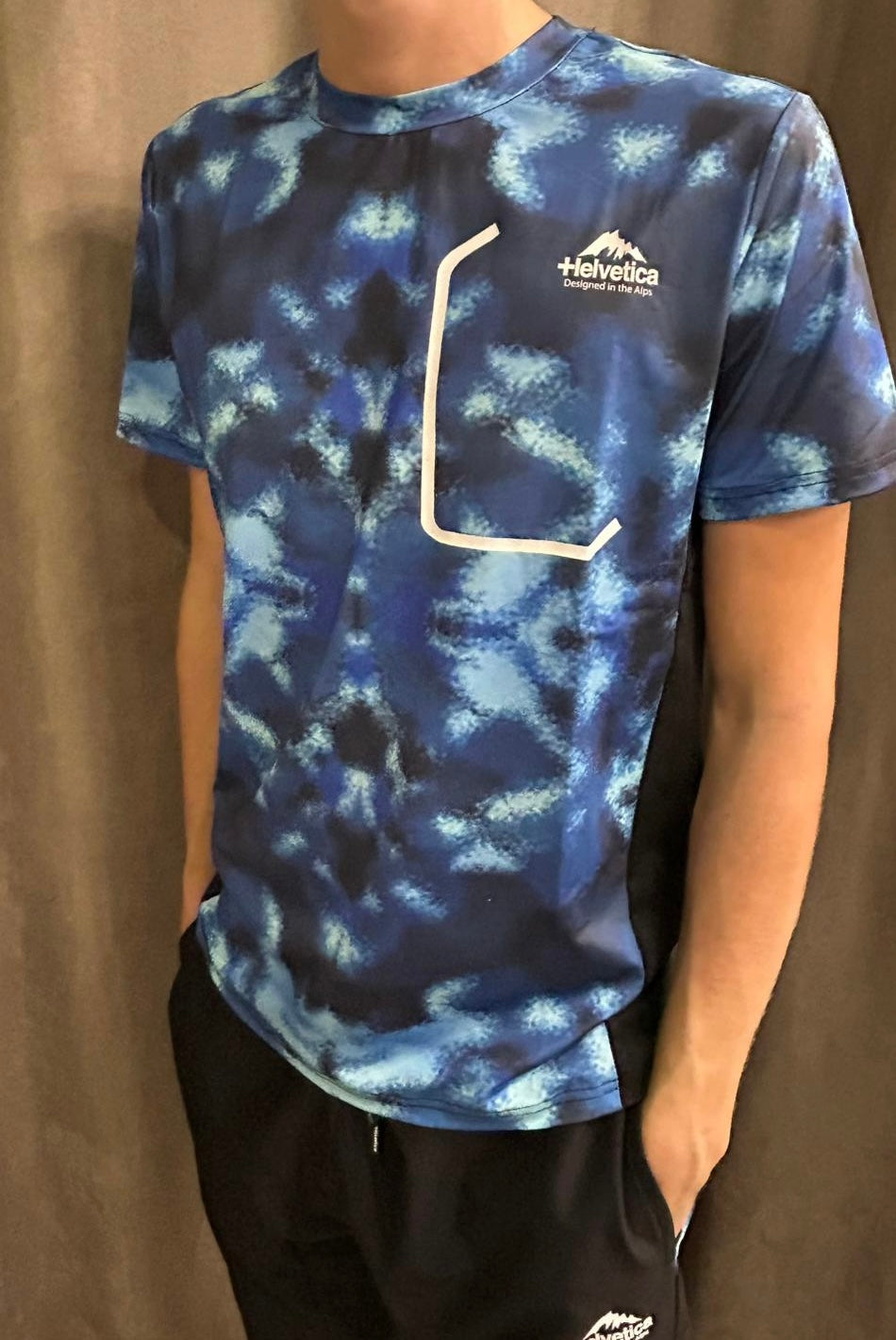 T-shirt Helvetica Justin